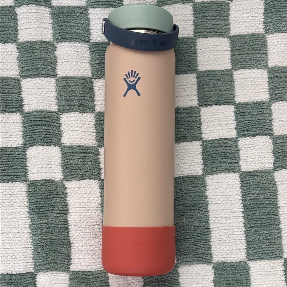 Hydro Flask Peach and Coral Water Bottle